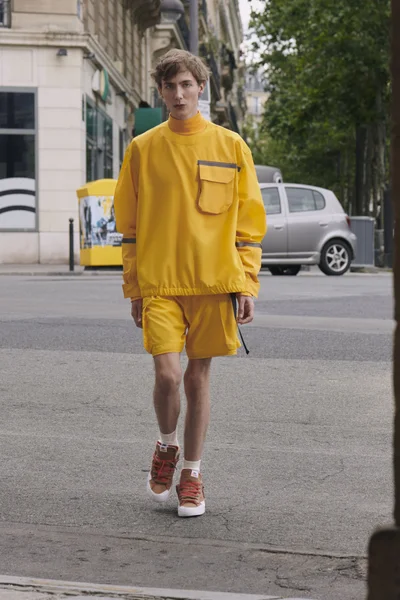 Look 28